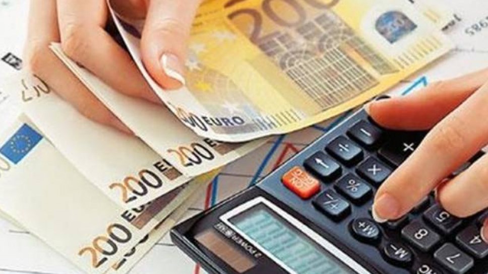 Αυτός είναι ο τελευταίος «λογαριασμός» του 2017 – Πώς θα πληρώσετε με άτοκες δόσεις – Τι μπορείτε να γλιτώσετε