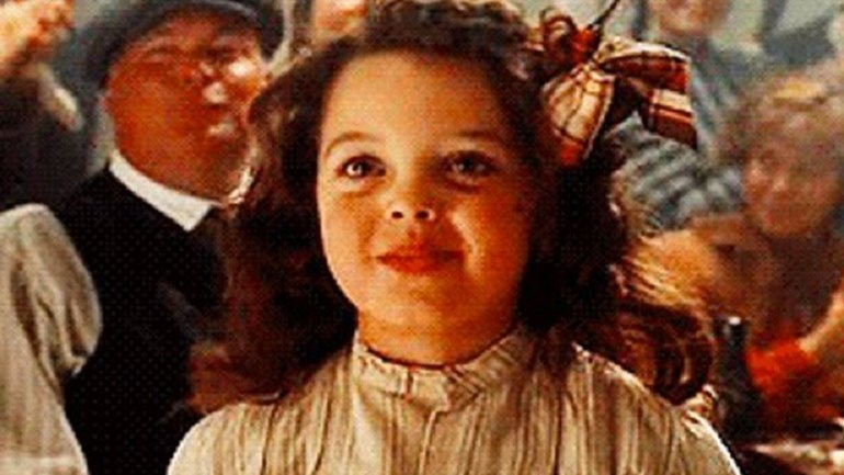 Δείτε πώς είναι σήμερα το κοριτσάκι που «έκλεψε» την καρδιά του Ντι Κάπριο στον Τιτανικό- ΦΩΤΟ
