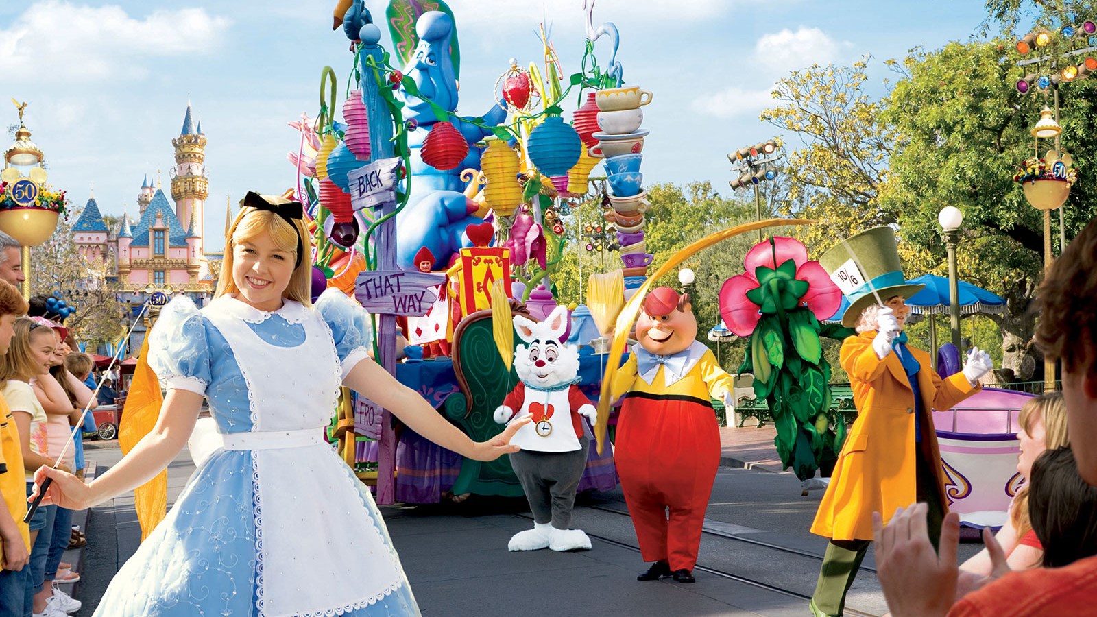 Προσοχή στα “ψιλά” γράμματα – Δείτε τι έγινε στην Disneyland