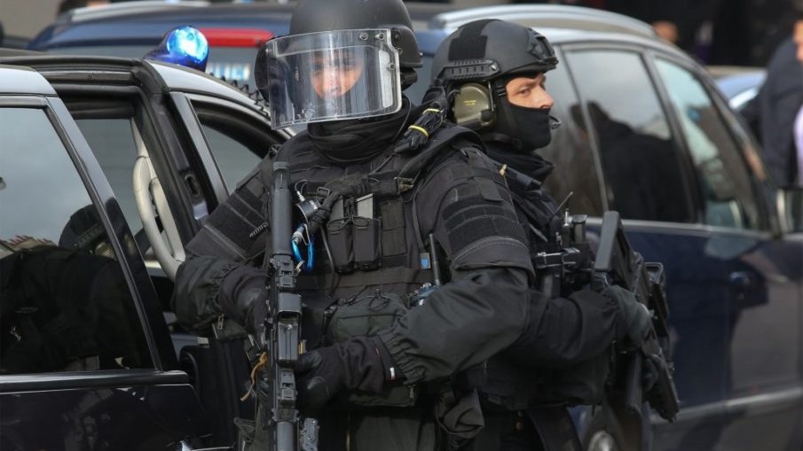 Γαλλία: Συνελήφθησαν νεαροί μουσουλμάνοι που σχεδίαζαν χτυπήματα στο όνομα του ISIS