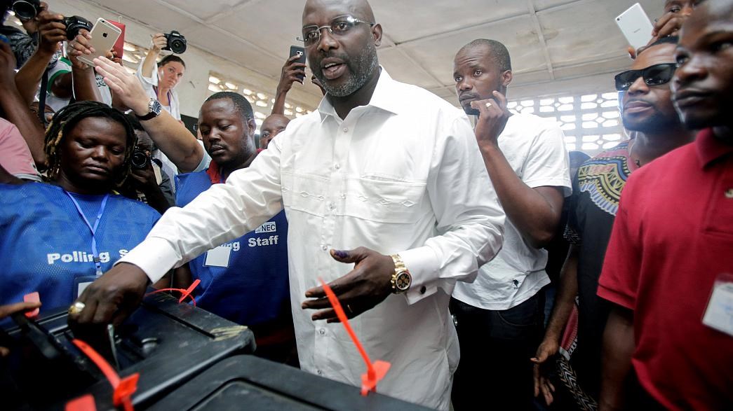 Ζωή βγαλμένη από ταινία – Από τις παραγκουπόλεις στη Μίλαν και σήμερα πρόεδρος της Λιβερίας – ΦΩΤΟ – ΒΙΝΤΕΟ