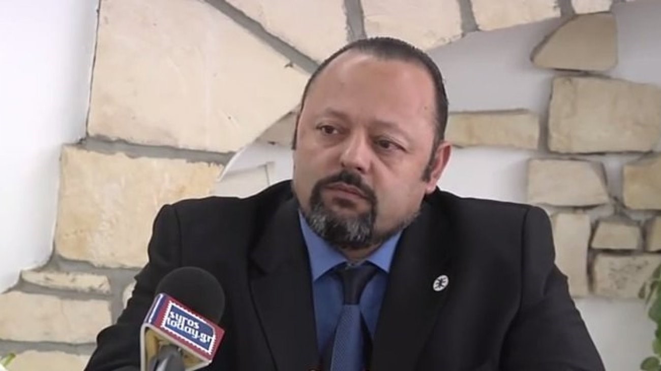 Μεταμφιεσμένος ως… καλόγερος κυκλοφορεί στην Αθήνα ο Αρτέμης Σώρρας – ΦΩΤΟ