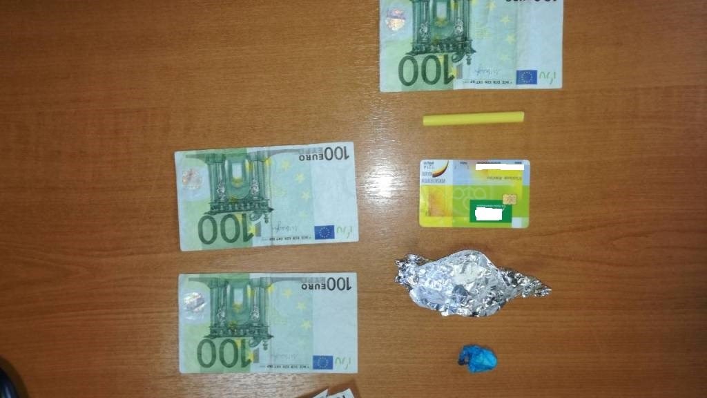 Τα “έσπασε” στα μπουζούκια με πλαστά χαρτονομίσματα – ΦΩΤΟ