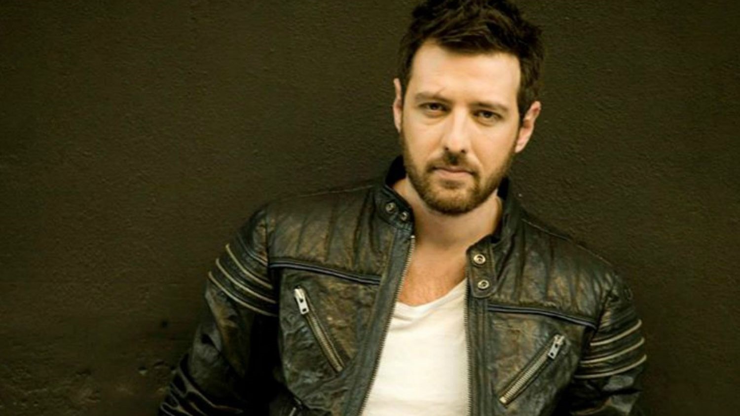 Η πρώτη ΦΩΤΟ του Μάνου Παπαγιάννη αγκαλιά με τον γιο του