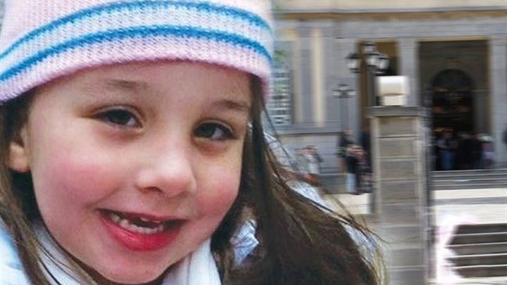 “Γιορτάζω…τον θάνατό της” – Συγκλονίζει ο πατέρας της μικρής Μελίνας που πέθανε σε εγχείρηση για κρεατάκια