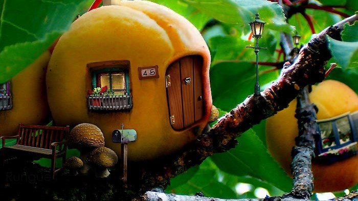 “Σπίτια” βγαλμένα από το μυαλό ενός Τιμ Μπάρτον – ΦΩΤΟ