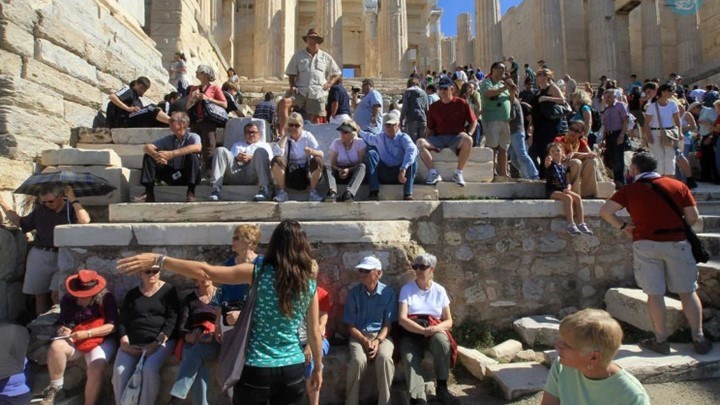 Deutsche Welle: Το 2017 ήταν χρυσή χρονιά για τον ελληνικό τουρισμό