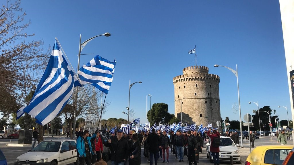 Πορεία οπαδών του Σώρρα στο κέντρο της Θεσσαλονίκης -ΤΩΡΑ – BINTEO