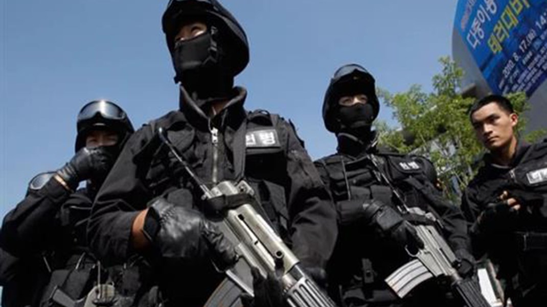 Υπό ανάκριση το πλήρωμα πλοίου από το Χονγκ Κονγκ – Γιατί θεωρείται ύποπτο