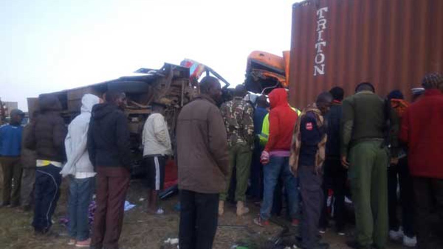 Τραγωδία στην Κένυα – 30 νεκροί από σύγκρουση λεωφορείου με φορτηγό – ΒΙΝΤΕΟ – ΦΩΤΟ