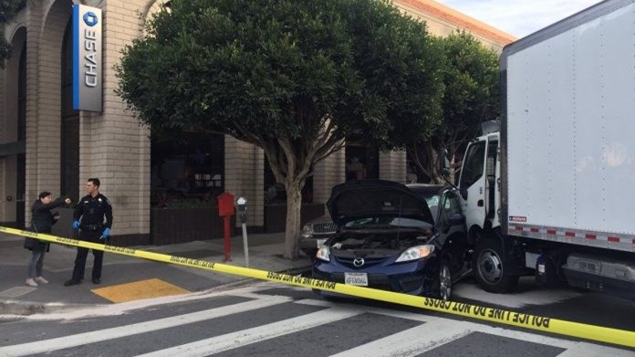 Φορτηγό έπεσε πάνω σε πεζούς στο Σαν Φρανσίσκο τραυματίζοντας επτά – ΦΩΤΟ ΚΑΙ ΒΙΝΤΕΟ