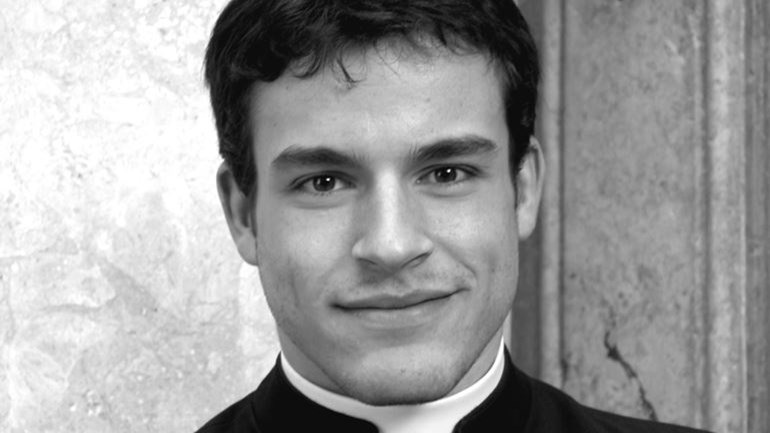 Κολάζει και… αγίες το “αμαρτωλό” ημερολόγιο με τους καθολικούς ιερείς – ΒΙΝΤΕΟ – ΦΩΤΟ