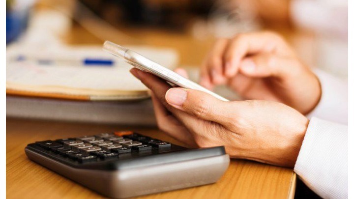 Πόσο θα κοστίσει η κατάργηση της έκπτωσης 1,5% σε μισθωτούς και συνταξιούχους