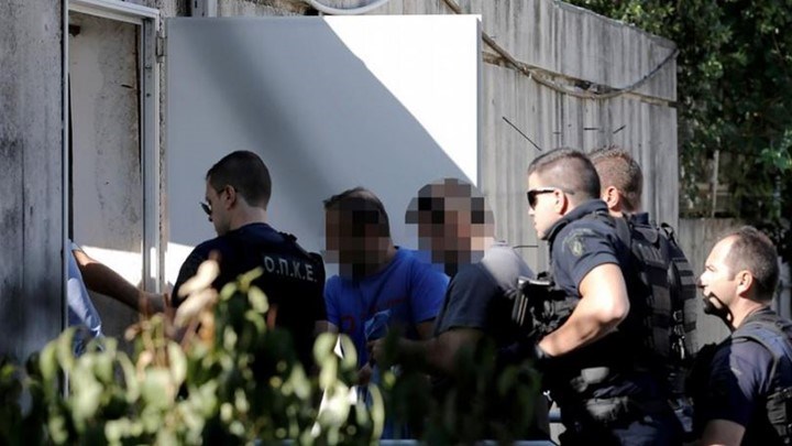 FAZ: Παρέμβαση Τσίπρα για το άσυλο των «8»