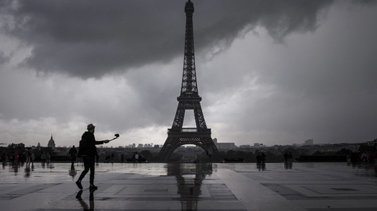 Στο έλεος της κακοκαιρίας η Γαλλία – 200.000 νοικοκυριά χωρίς ρεύμα – ΦΩΤΟ – ΒΙΝΤΕΟ