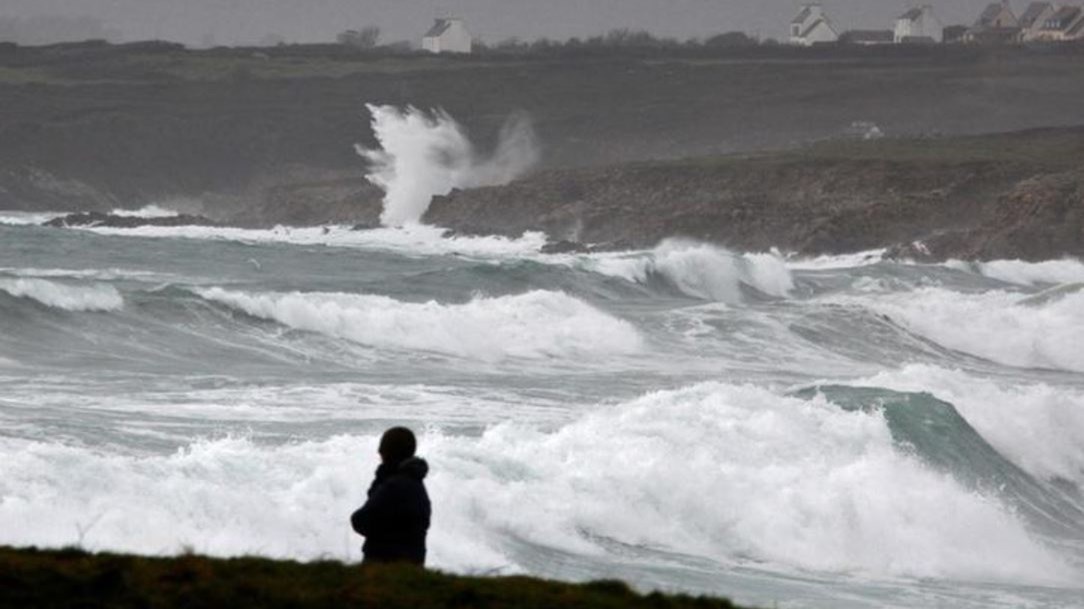 Σαρώνει την Γαλλία η φονική καταιγίδα “Ελεανόρ” – Νεκρός ένας 21χρονος – 15 Τραυματίες