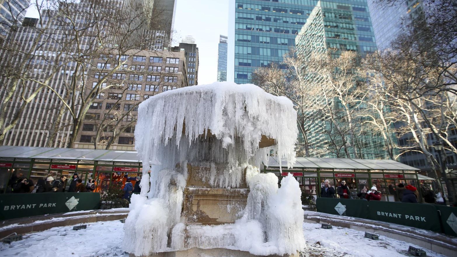 Σε κλοιό φονικής κακοκαιρίας η Ευρώπη – Πολική «βόμβα» στις ΗΠΑ – ΦΩΤΟ – ΒΙΝΤΕΟ