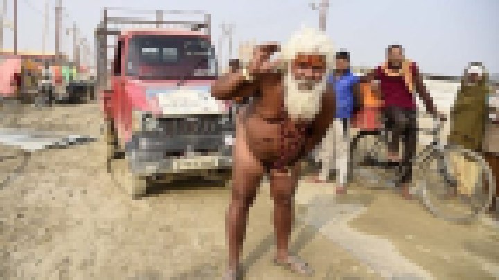 Αυτή η είδηση κάνει τον γύρο του κόσμου – Γιόγκι σέρνει φορτηγάκι με το… – ΦΩΤΟ