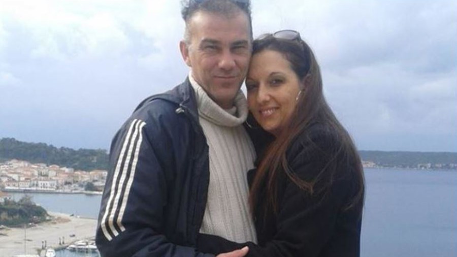 Όσο βαρούν τα σίδερα – Η μάνα και ο πατέρας της νύφης του αιματοβαμμένου τροχαίου της Κρήτης – ΦΩΤΟ