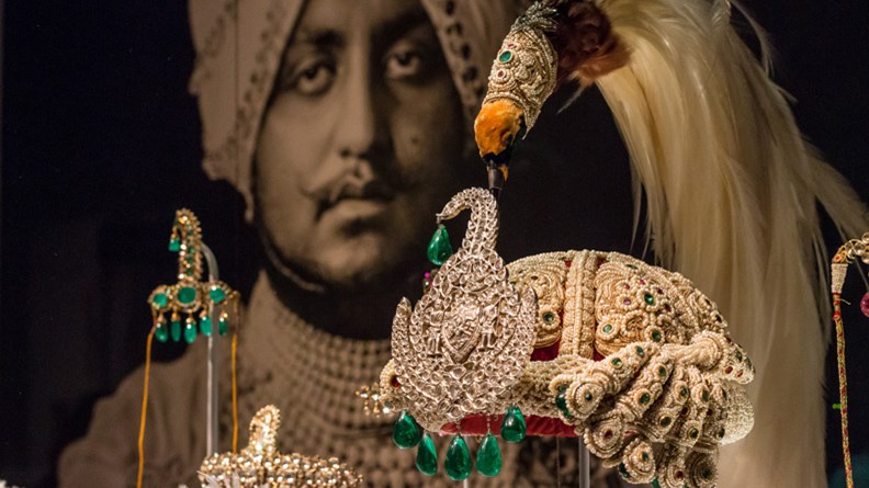 Θύμα ληστείας η βασιλική οικογένεια του Κατάρ – Δείτε τα κοσμήματα που έκαναν “φτερά” – ΒΙΝΤΕΟ