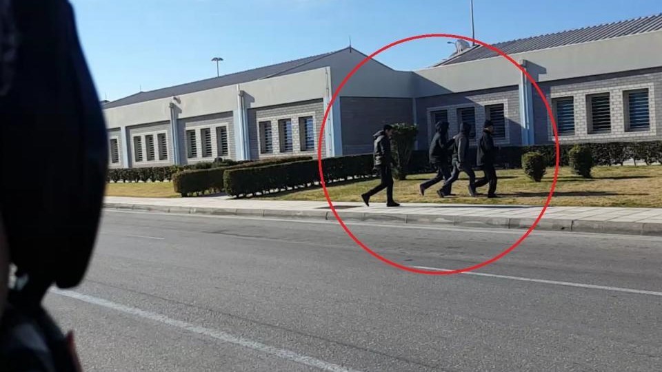 Μετανάστες εισέβαλαν σε πλοίο και απειλούσαν τον καπετάνιο ότι θα τον κάψουν ζωντανό