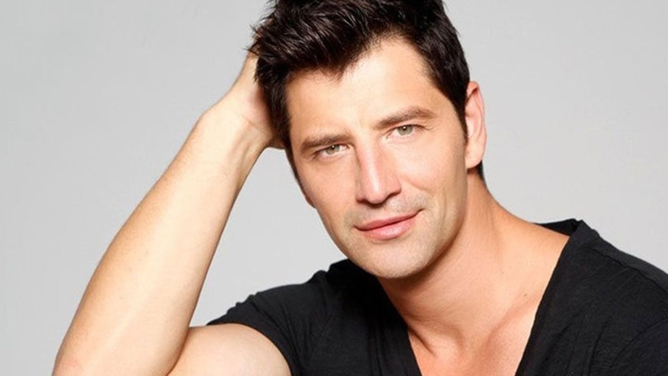 Ο Σάκης Ρουβάς έχει γενέθλια – Δείτε τη σπάνια ΦΩΤΟ από την παιδική του ηλικία