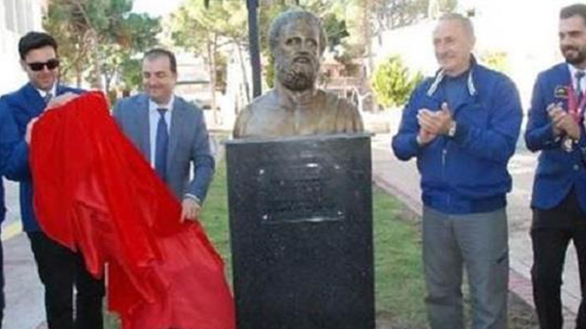 Έκλεψαν το άγαλμα του Ιπποκράτη από πόλη της Τουρκίας – ΦΩΤΟ