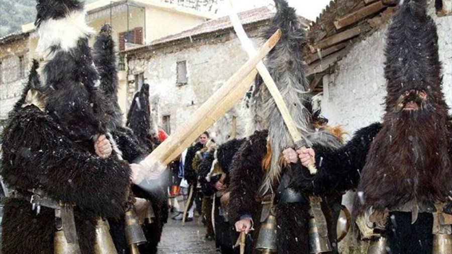 Τα έθιμα των Θεοφανείων σε ολόκληρη την Ελλάδα – ΦΩΤΟ