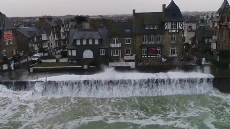 Στους 5 οι νεκροί στη Γαλλία από την καταιγίδα “Ελεανόρ”- ΒΙΝΤΕΟ