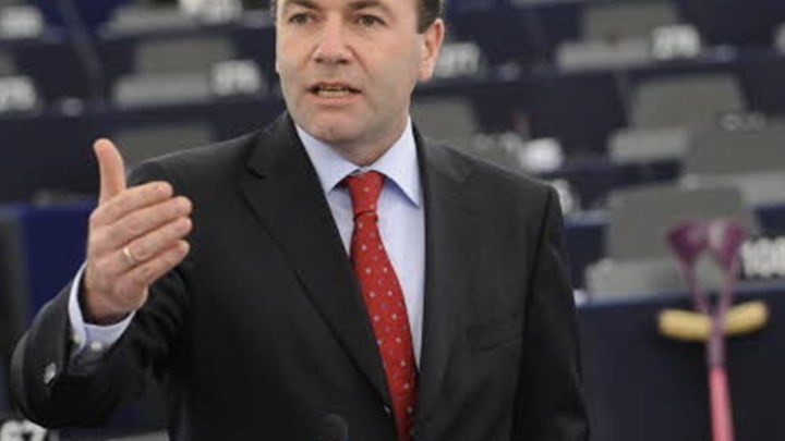 Θύελλα αντιδράσεων από τη δήλωση Βέμπερ περί “τελικής λύσης” για το προσφυγικό