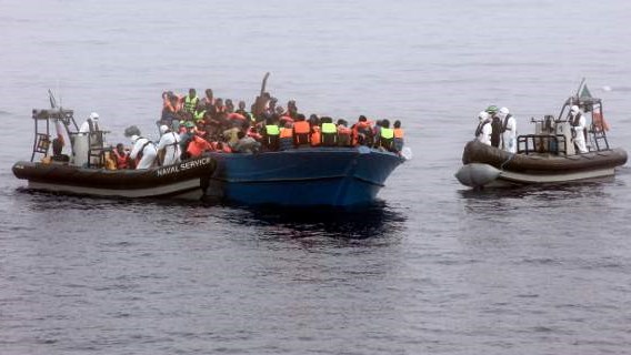 Τραγωδία ανήμερα των Θεοφανείων: Τουλάχιστον 25 νεκροί σε ναυάγιο βόρεια της Λιβύης