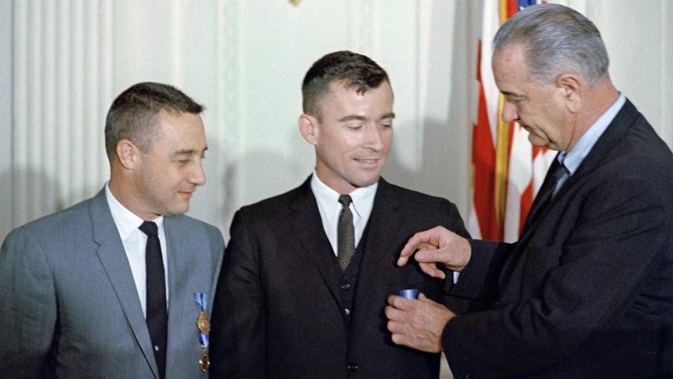 Έφυγε από τη ζωή ο θρυλικός Αμερικανός αστροναύτης Τζον Γιανγκ