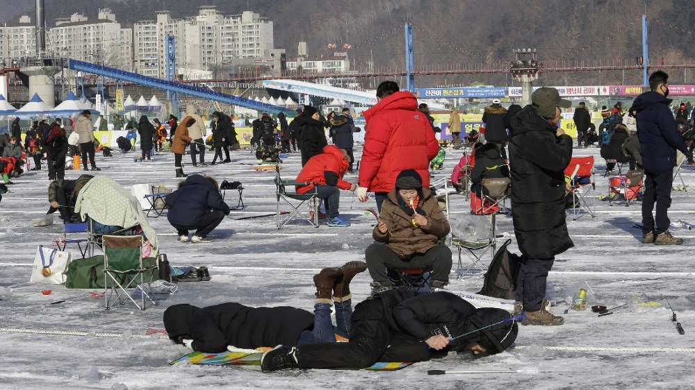 Το πρωτότυπο Φεστιβάλ ψαρέματος με το στόμα στη Νότια Κορέα – ΒΙΝΤΕΟ