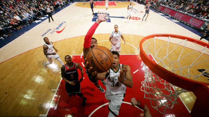 «Διπλό» στην Ουάσινγκτον με υπέροχο Αντετοκούνμπο για τους Μπακς