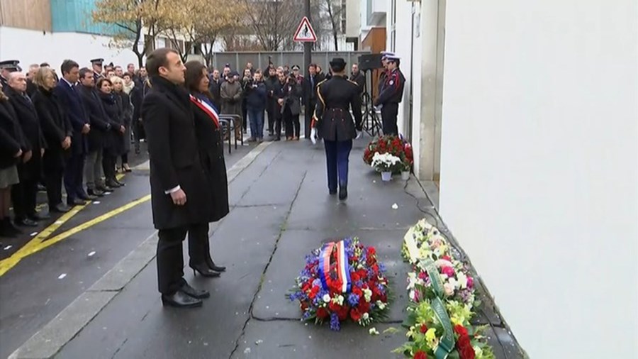 Η Γαλλία τιμά τα θύματα του Charlie Hebdo τρία χρόνια μετά την επίθεση
