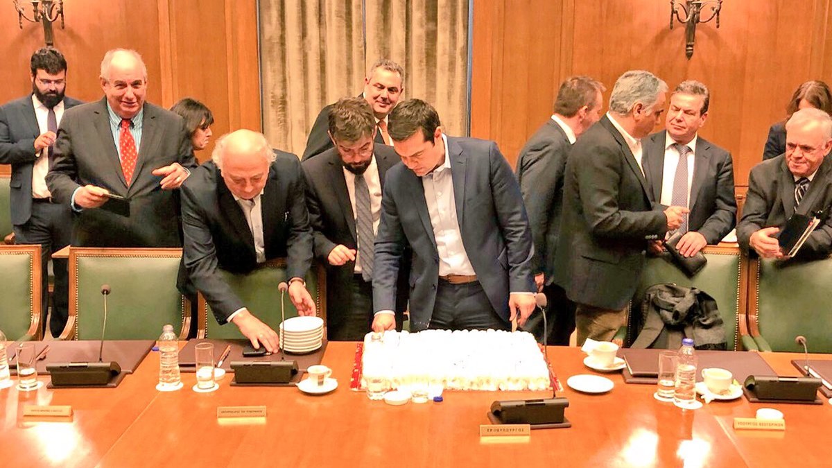 Έκοψαν βασιλόπιτα στο Υπουργικό Συμβούλιο – Σε ποιον έπεσε το φλουρί – ΦΩΤΟ