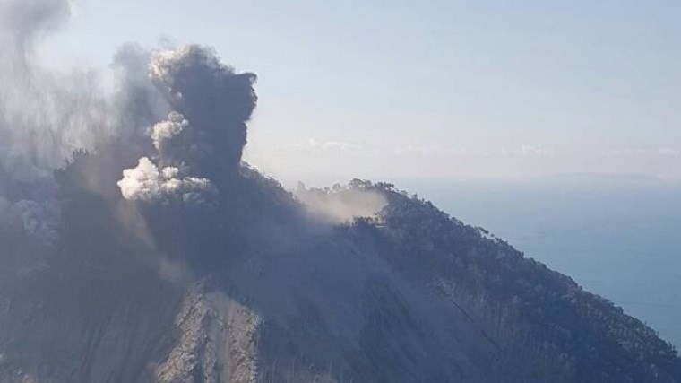 Προειδοποίηση για τσουνάμι στην Παπούα-Νέα Γουινέα – “Ξύπνησε” το ηφαίστειο Κάντοβαρ – ΒΙΝΤΕΟ