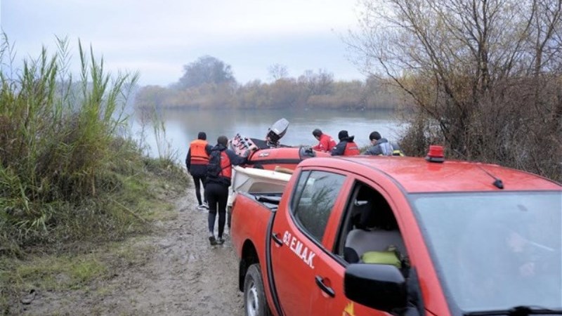 Θρίλερ στη λίμνη Τριχωνίδα – Γυναίκα βρέθηκε νεκρή μέσα σε αυτοκίνητο