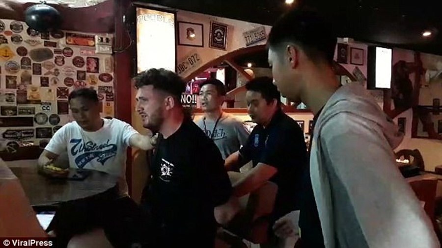 25χρονος Βρετανός συνελήφθη μετά από “ακραίο” σεξ με πόρνη η οποία πέθανε – ΒΙΝΤΕΟ – ΦΩΤΟ