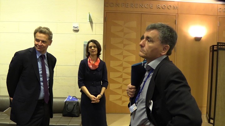 Τηλεδιάσκεψη με εκπροσώπους των δανειστών πριν την κατάθεση του πολυνομοσχεδίου