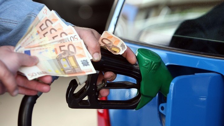 “Χρυσή” η αμόλυβδη στην Ελλάδα – Σε ποια χώρα η βενζίνη κοστίζει 0,01 ευρώ το λίτρο