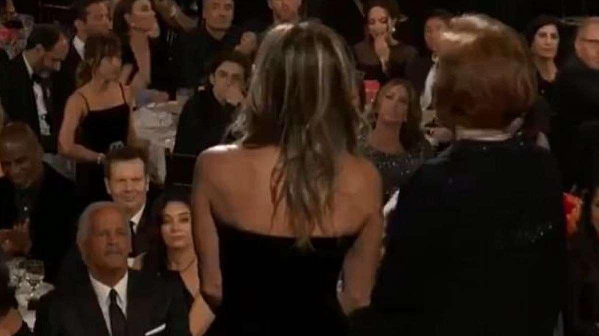 Δείτε πώς η Αντζελίνα Τζολί απέφυγε επιδεικτικά την Τζένιφερ Άνιστον στις Χρυσές Σφαίρες – ΒΙΝΤΕΟ