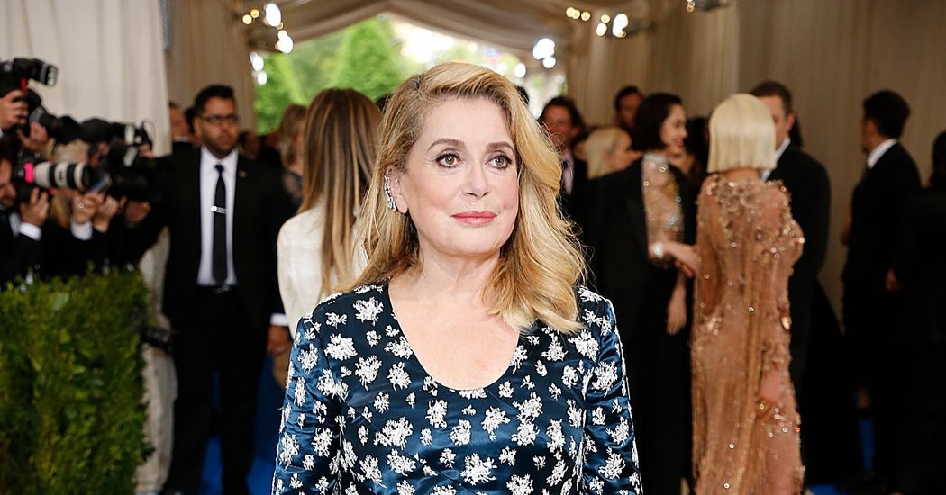 Κατρίν Ντενέβ: Ο βιασμός είναι έγκλημα, το επίμονο φλερτ όχι