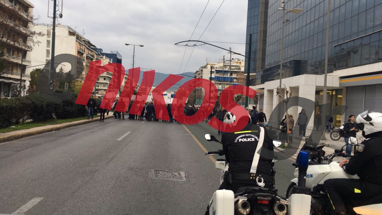 Πορεία στην Αλεξάνδρας από μέλη του κινήματος κατά των πλειστηριασμών – ΦΩΤΟ – ΤΩΡΑ