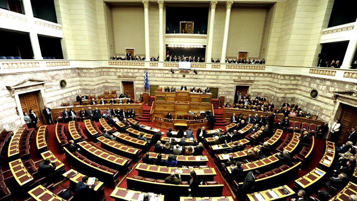 Ξεκίνησε η συζήτηση του πολυνομοσχεδίου – Αντιδράσεις της αντιπολίτευσης για τη διαδικασία