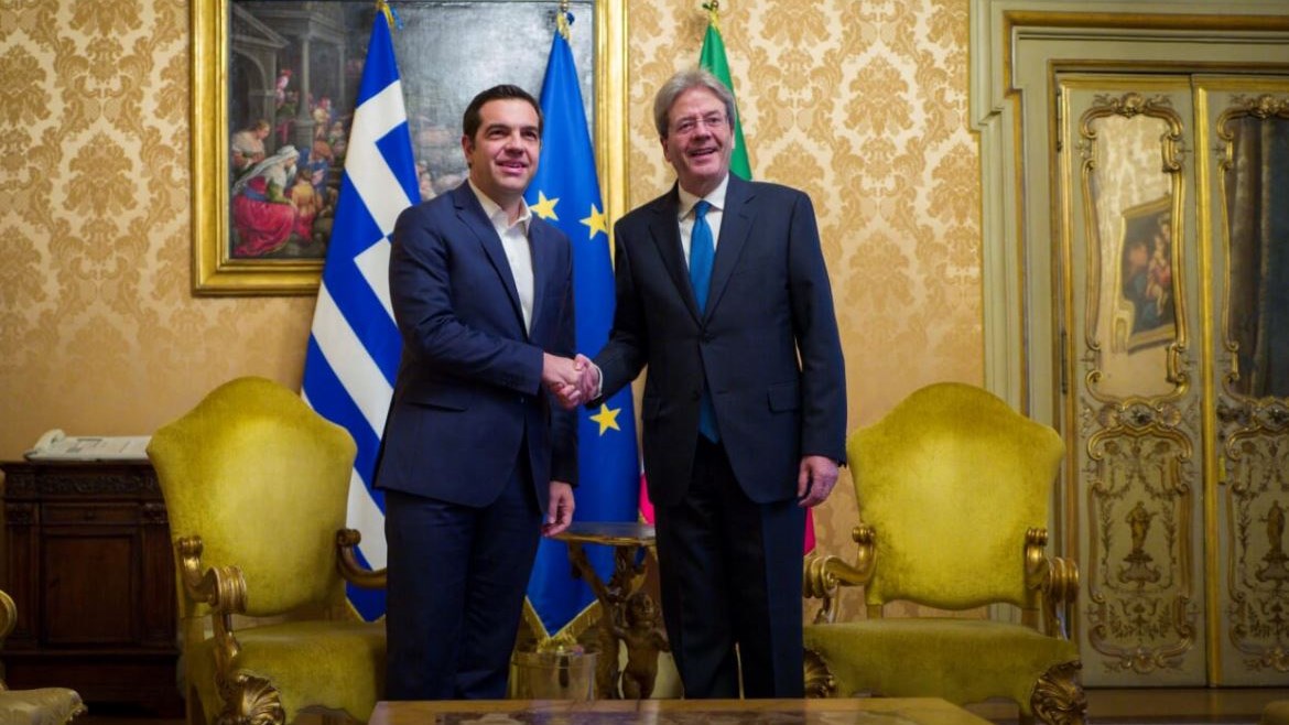 Τσίπρας σε Τζεντιλόνι: Στην Ελλάδα πάμε όλο και καλύτερα – Φάνηκε από τα ομόλογα