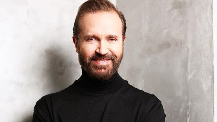 Μετά τις «Γοργόνες» ετοιμάζει το «Μια κυρία στα μπουζούκια» ο Βάλαρης!