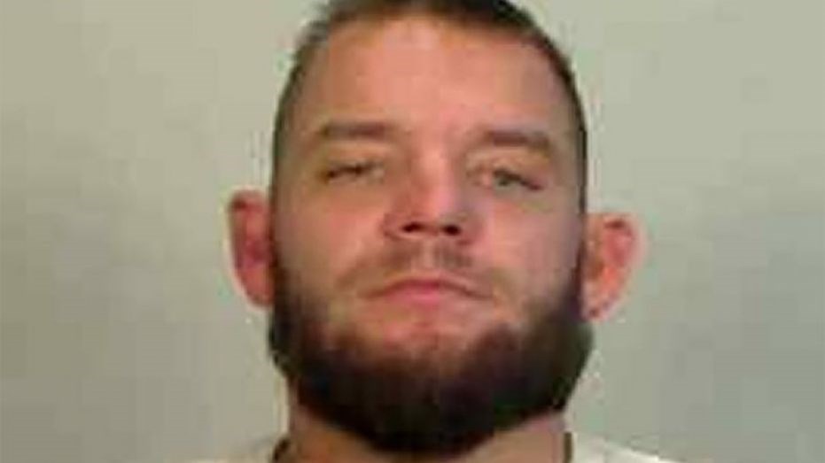 Ζευγάρι συνελήφθη να κάνει σεξ μέρα μεσημέρι σε προαύλιο εκκλησίας!