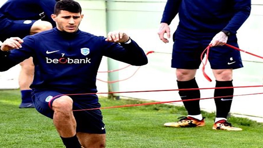 Στο νοσοκομείο με πνευμονική εμβολή ο Νίκος Καρέλης