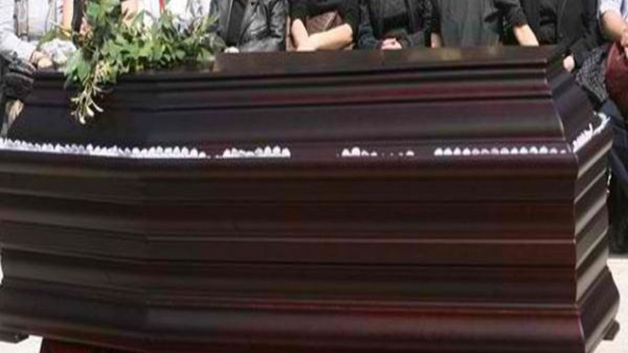 Μακάβρια απάτη στον Τύρναβο – “Πέθανε” την μητέρα της και ζητούσε 2.200 ευρώ για τα έξοδα κηδείας